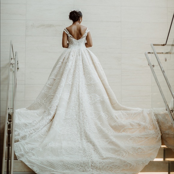 HAND MADE WEDDING DRESSES - Picture 3 of 5